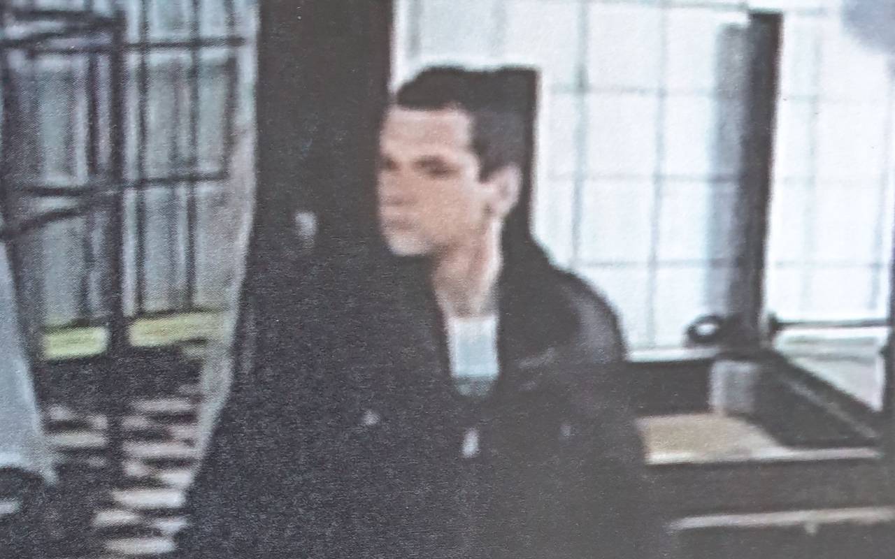 Fahndungsfoto der Polizei des mutmaßlichen Autodiebes