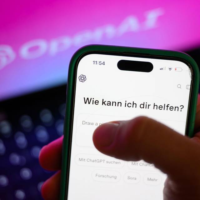 KI-Chatbot ChatGPT ist auf einem Smartphone zu sehen