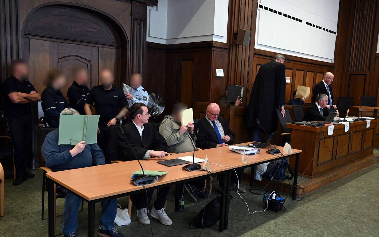 Kinderpornografie-Plattform: Prozess gegen fünf Angeklagte