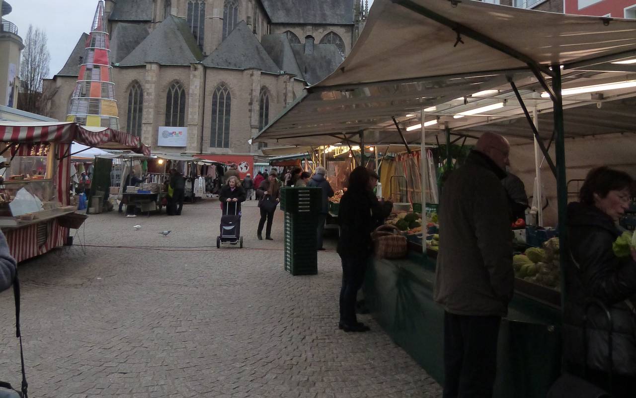 Wochenmarkt in Wesel.