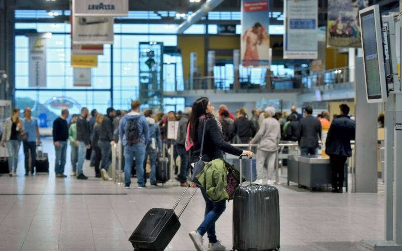 Flughafen Weeze Abflughalle