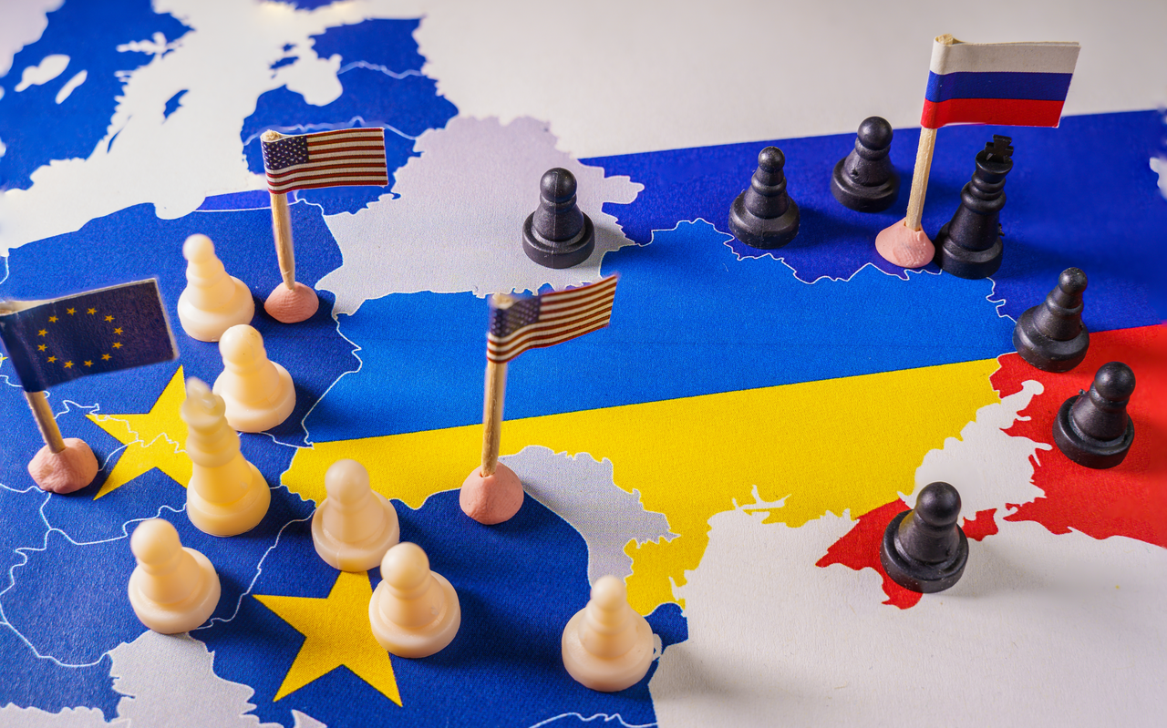 Russland-Ukraine-Konflikt Landkarte mit Schachfiguren