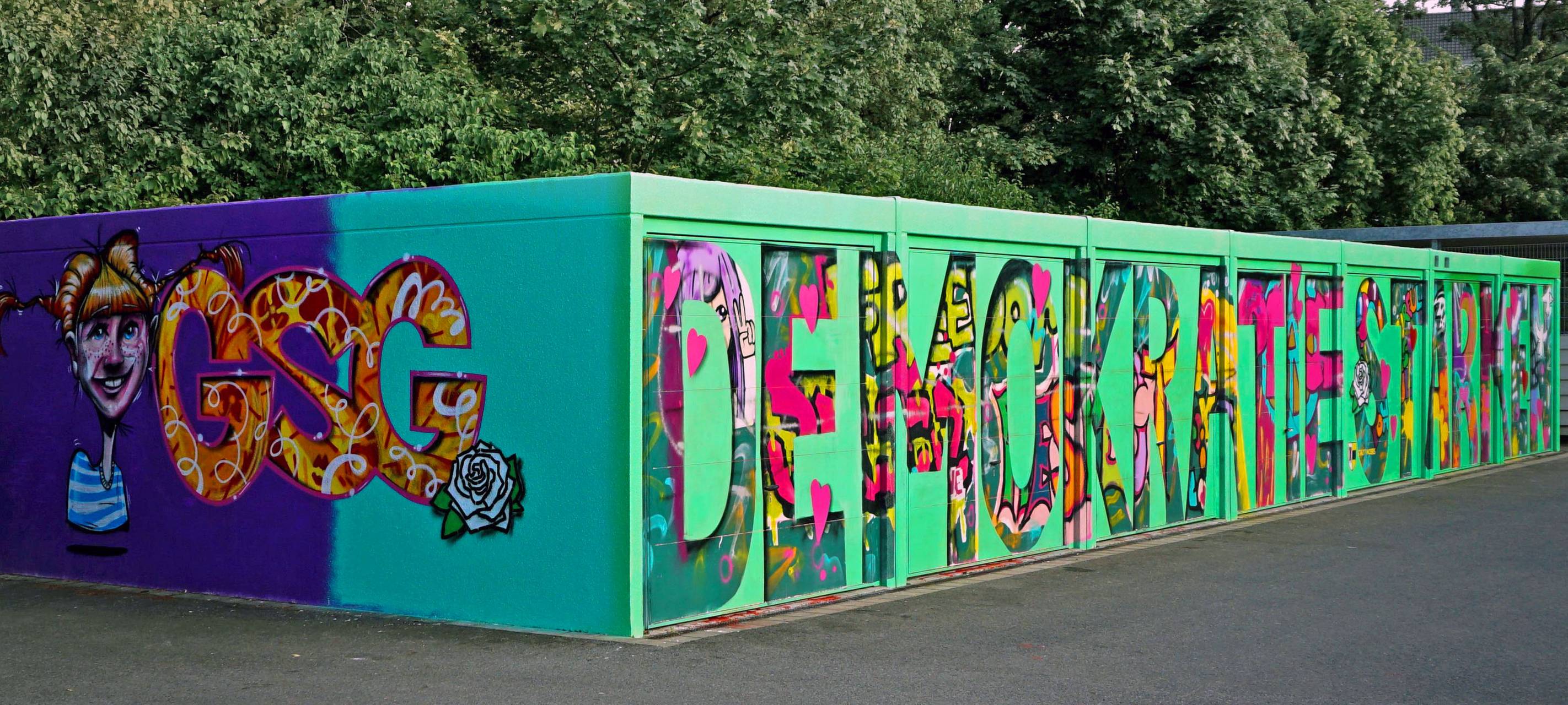 Demokratiewand wieder wie neu