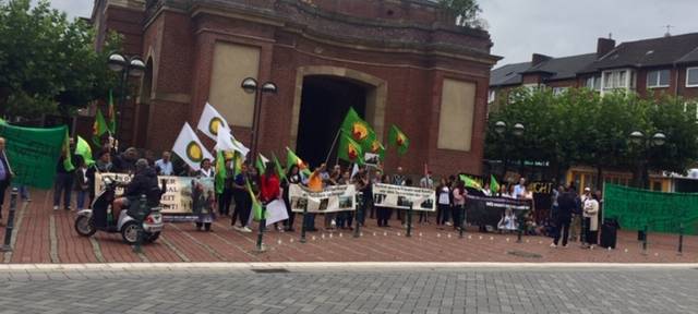 Demo vor Berliner Tor