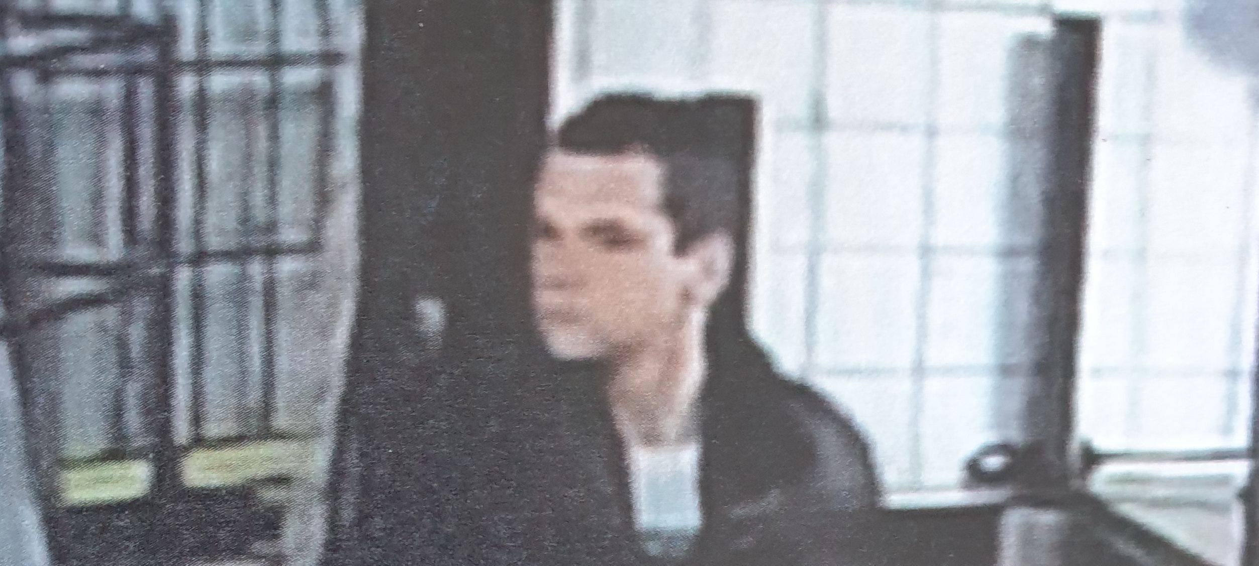 Fahndungsfoto der Polizei des mutmaßlichen Autodiebes