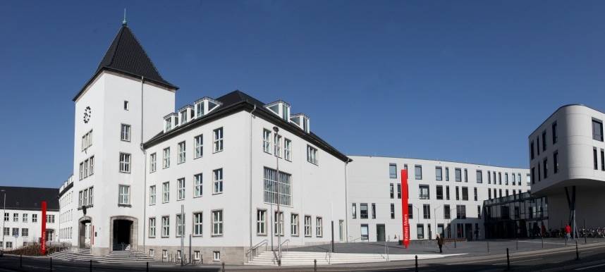 Moerser und Weseler können für ihr Rathaus voten