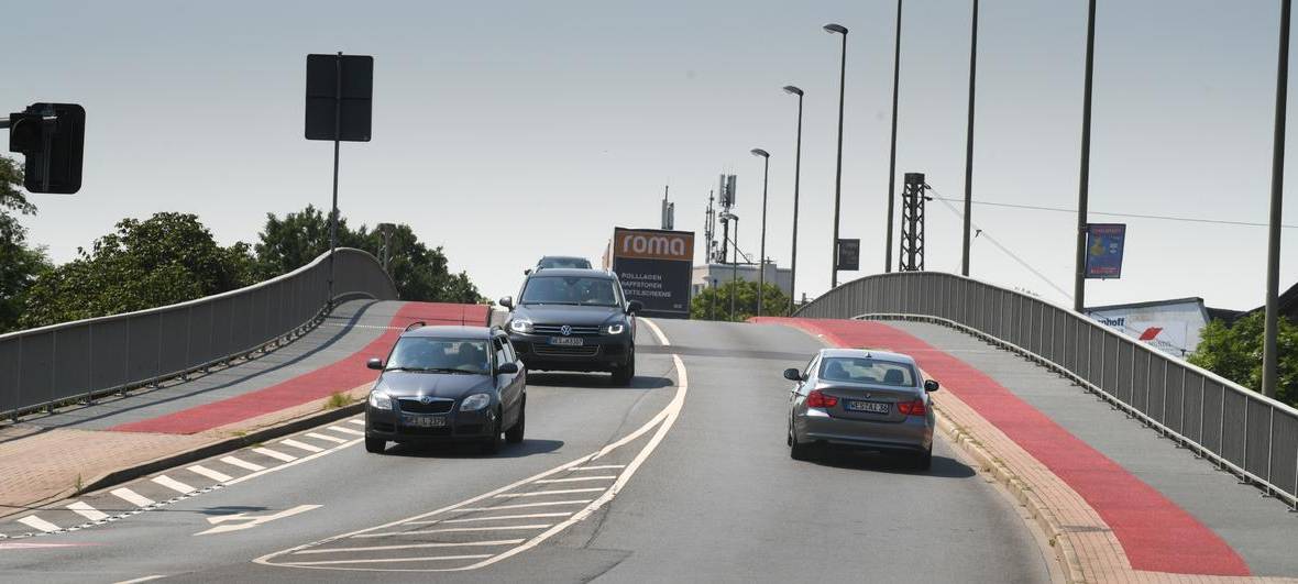 Motorradfahrer übersieht Pedelecfahrer - schwer verletzt