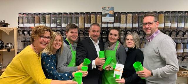 Neues Mehrwegbechersystem in Moers gestartet