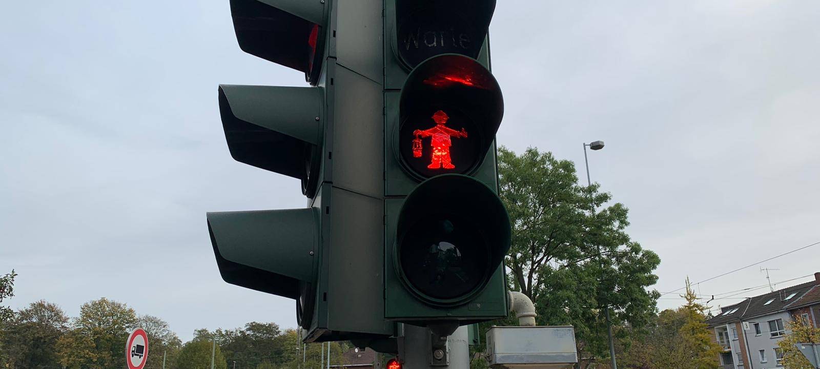 In Dinslaken tragen Ampelmännchen jetzt Grubenlampe