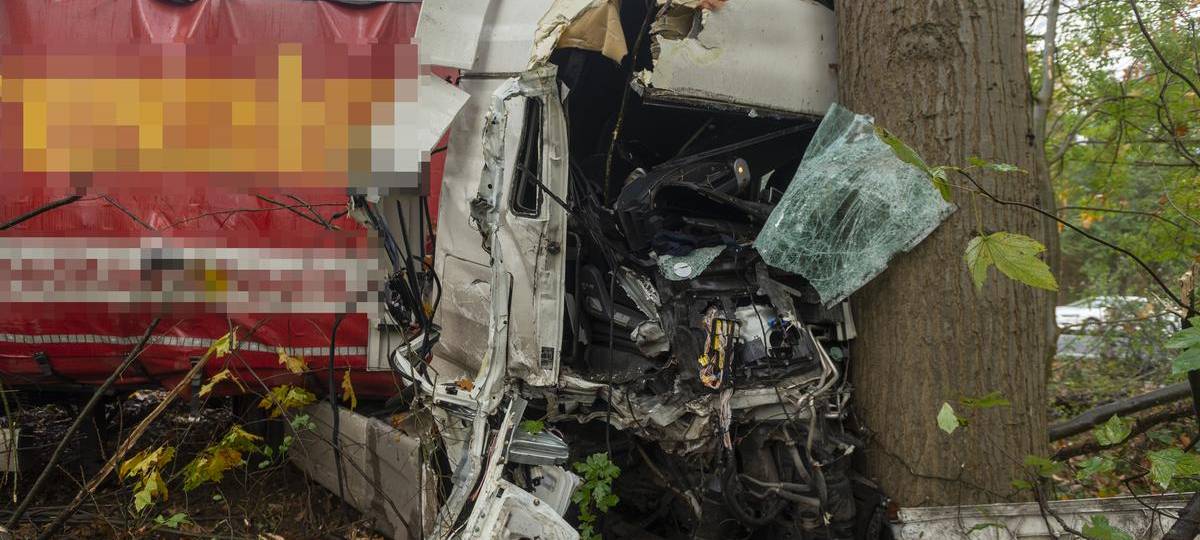 Mann (61) bei LKW-Unfall in Neukirchen-Vluyn schwer verletzt