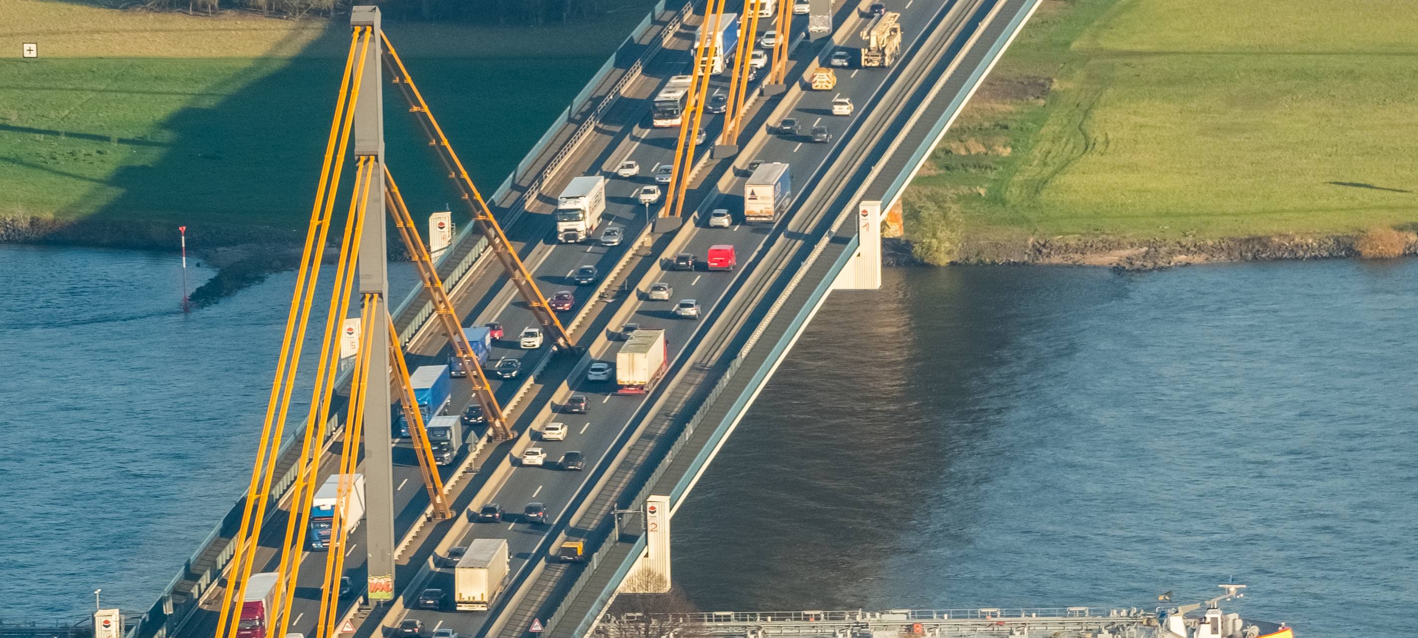 Sperrung auf Duisburger A40-Rheinbrücke am Wochenende