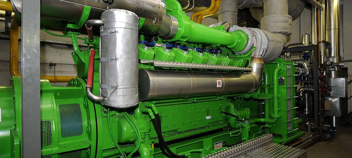 300-Tonnen-Kran im Einsatz: Blockheizkraftwerk für Voerde