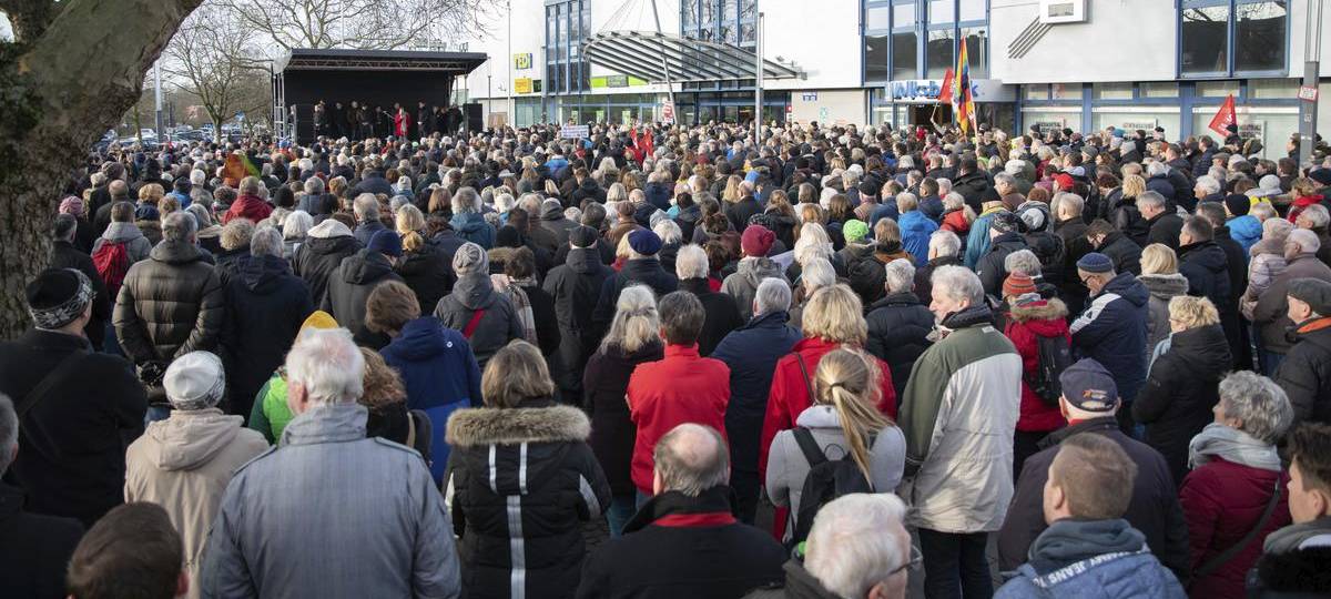 Solidarität mit Bürgermeister Landscheidt: Demo in Kamp-Lintfort