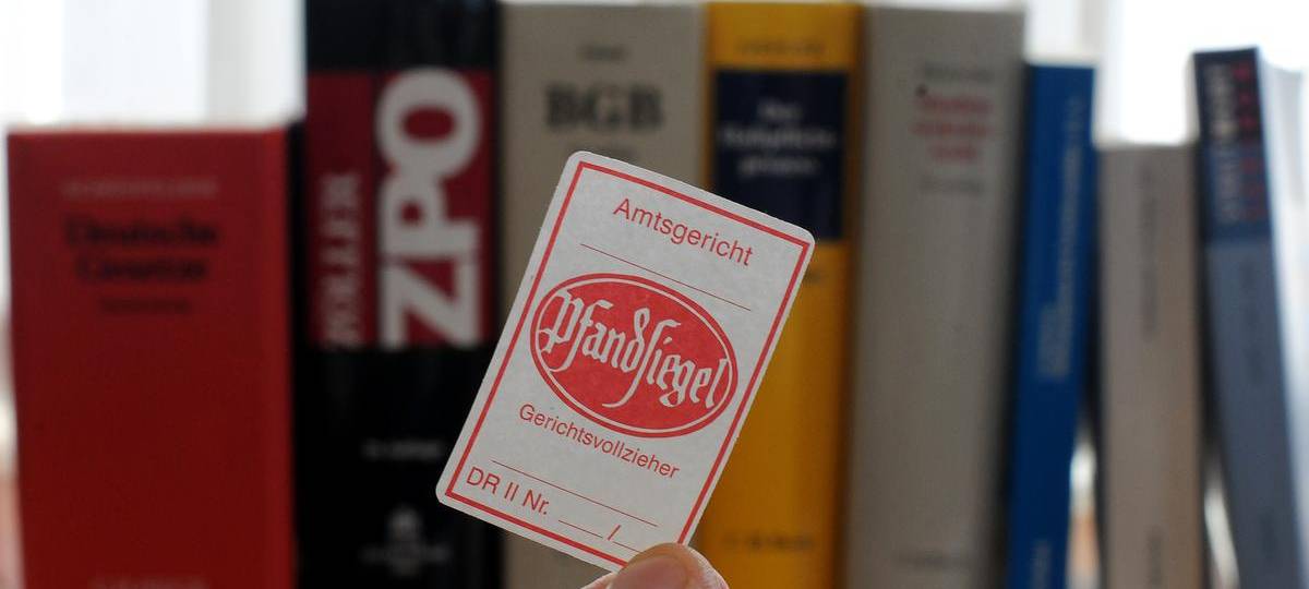 Gerichtsvollzieherin wurde in Dinslaken angegriffen