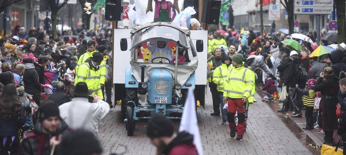 Zehntausende zu sieben Rosenmontagszügen im Kreis erwartet