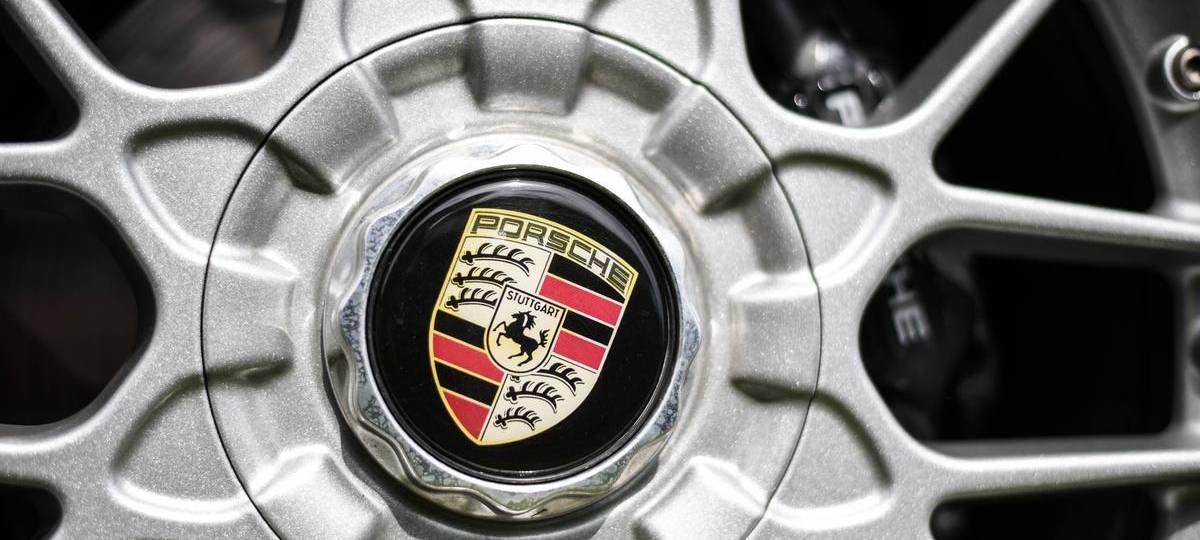 Porsche hat an der B8 ein Luxus-Autohaus eröffnet