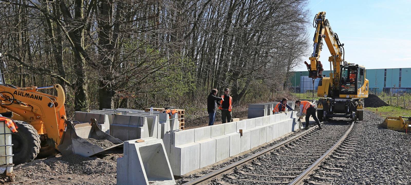 Bahnsteig in Kamp-Lintfort liegt im Plan