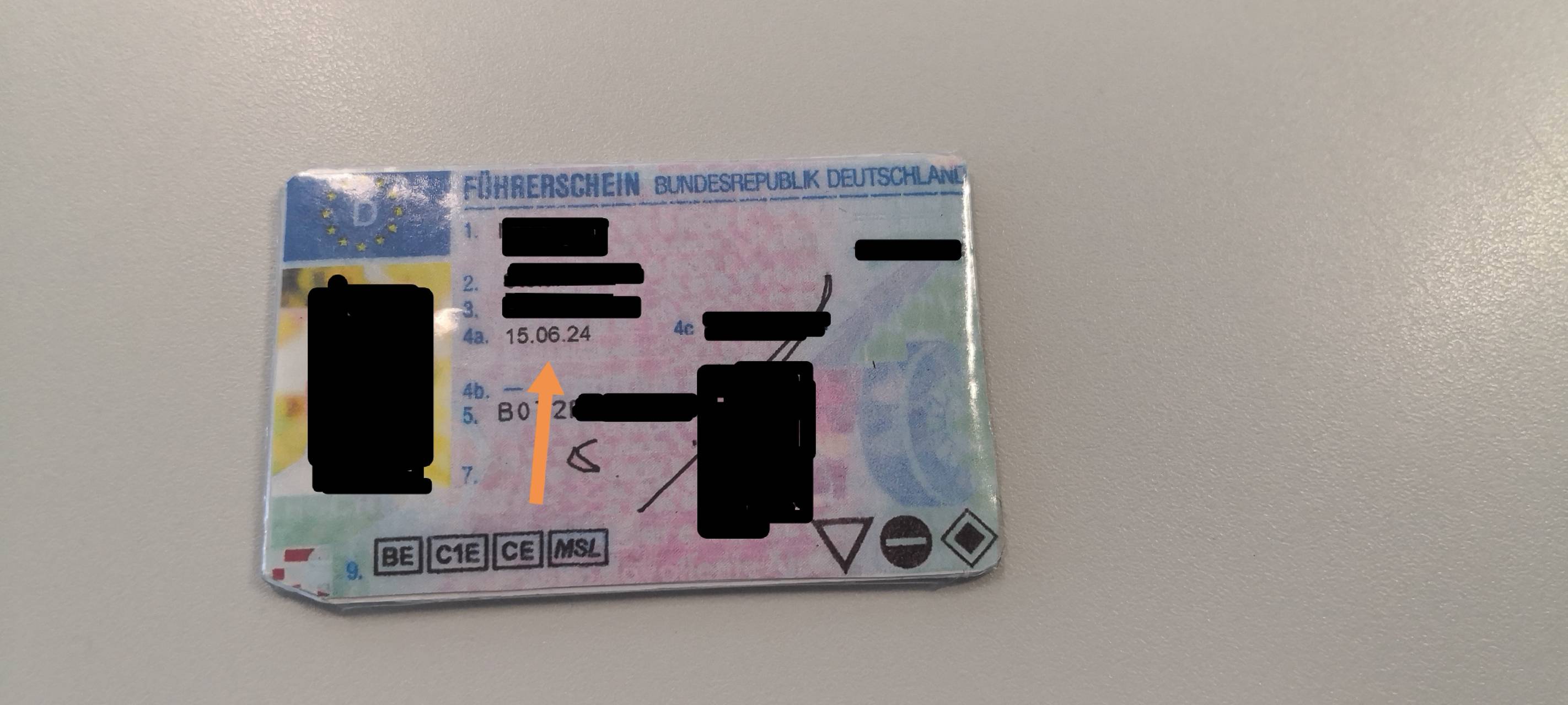 Mann will Auto in Wesel mit gebasteltem Führerschein leihen