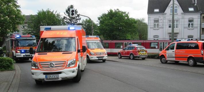 Radfahrerin bei Unfall mit Straßenbahn in Dinslaken verletzt