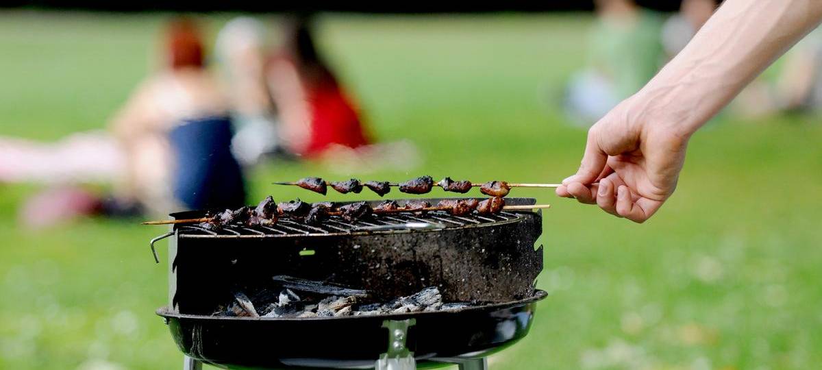 Moers verschärft die Regeln für das Grillen in Parks