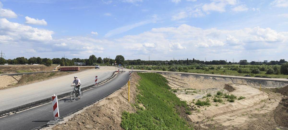 Radweg an der B8-Umfahrung in Wesel bekommt ein Geländer
