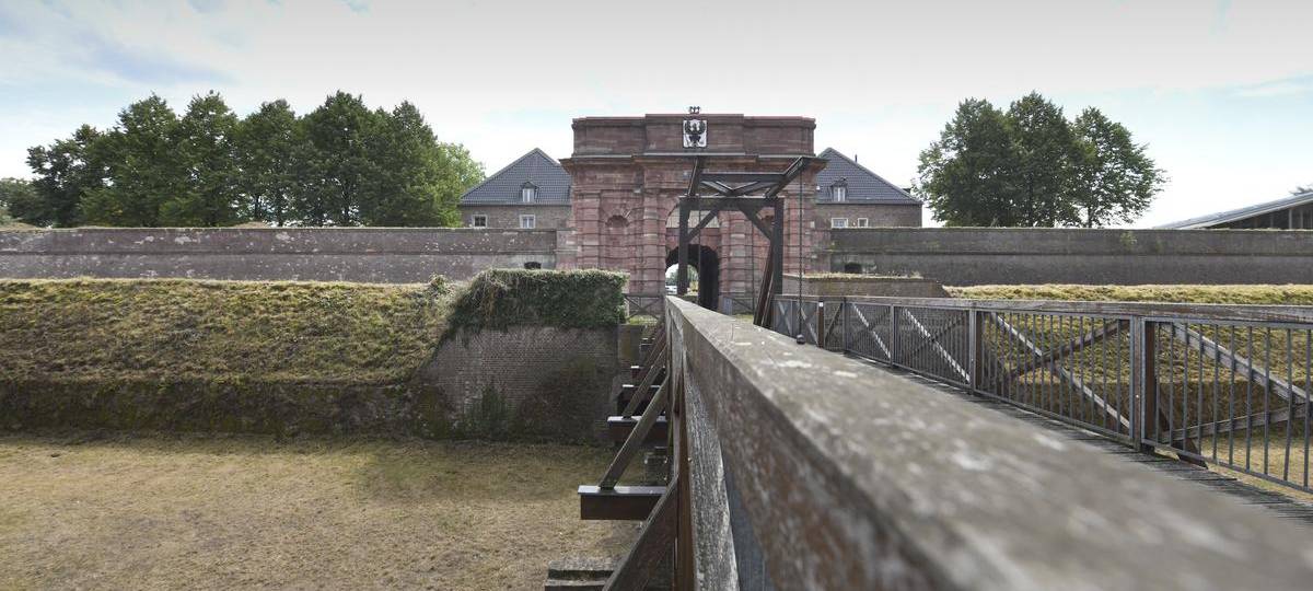 In Wesel muss die Wiese vor der Zitadelle saniert werden