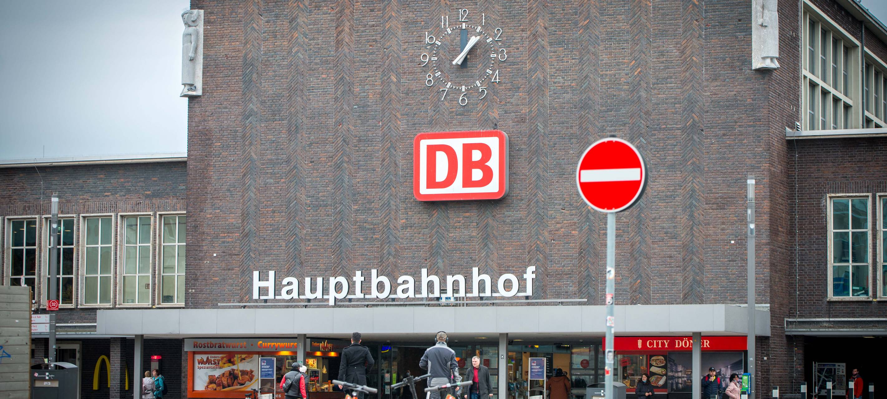 Päckchen am Duisburger Hauptbahnhof war harmlos