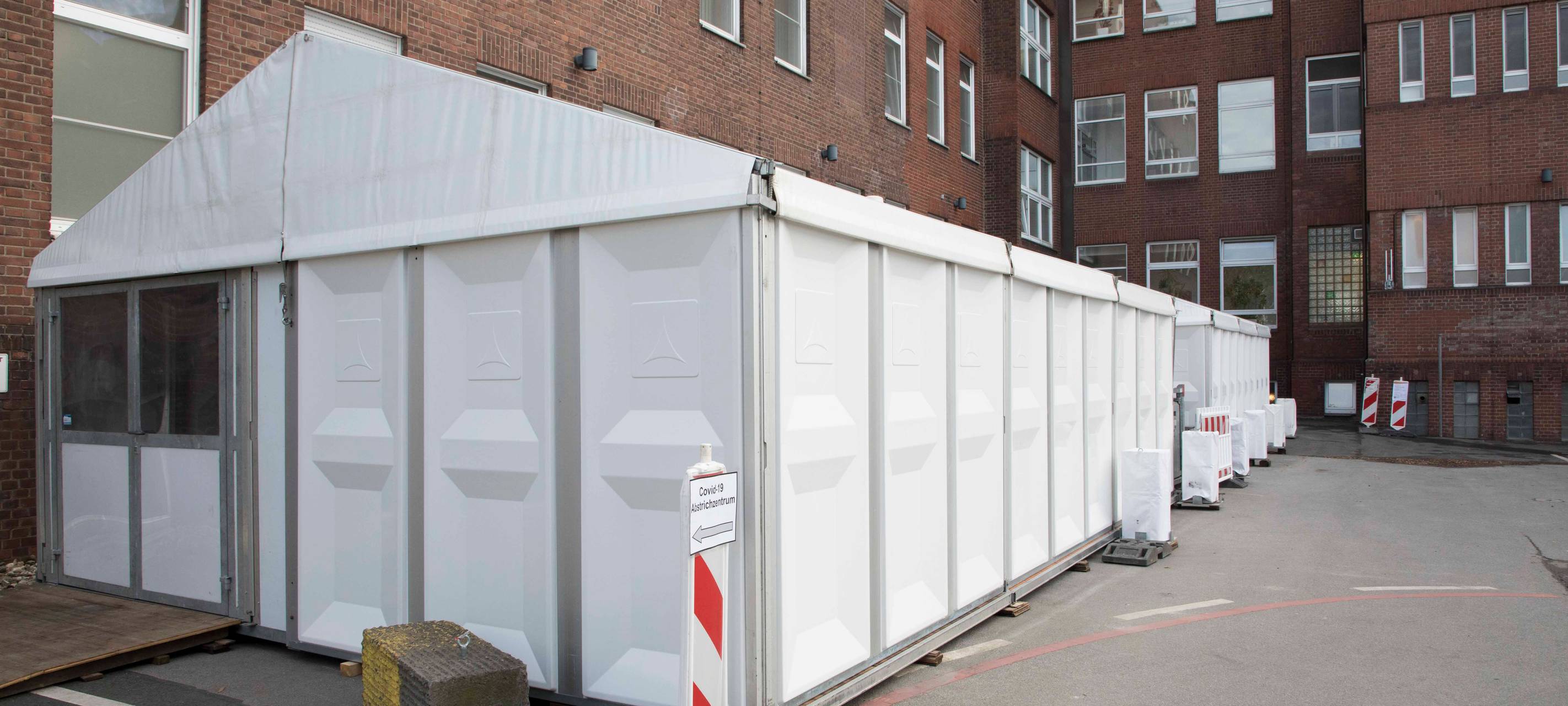 Testzentrum am Bethanien in Moers zieht in winterfestes Zelt