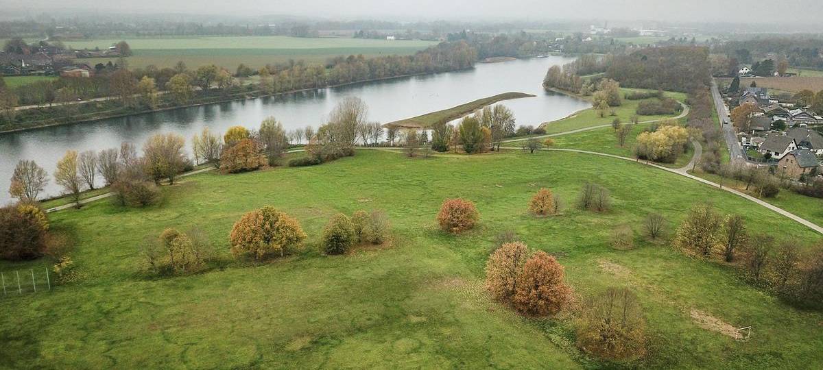Krefeld stellt Pläne zum Surfpark an Moerser Grenze vor