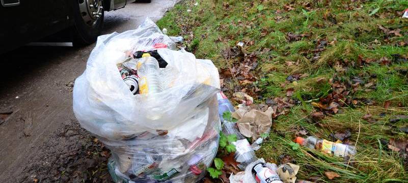 LKW-Parkchaos: Rheinberg verteilt über 100 Knöllchen am Minkeldonk