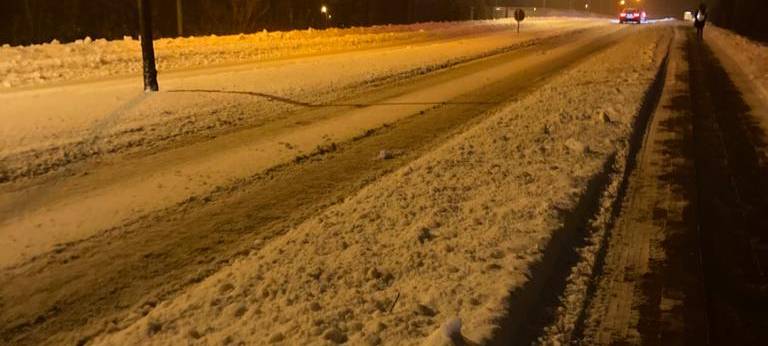 Bus-Ausfälle und viele liegen gebliebene LKW durch Schnee