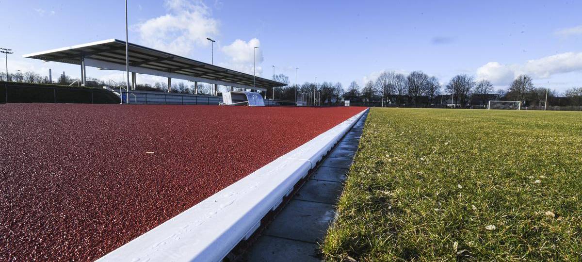 Millionenprojekt fertig: Sportanlage an Voerder Straße in Dinslaken übergeben