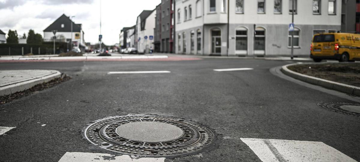 Dinslakener Augustastraße bekommt neue Bäume und Blumen