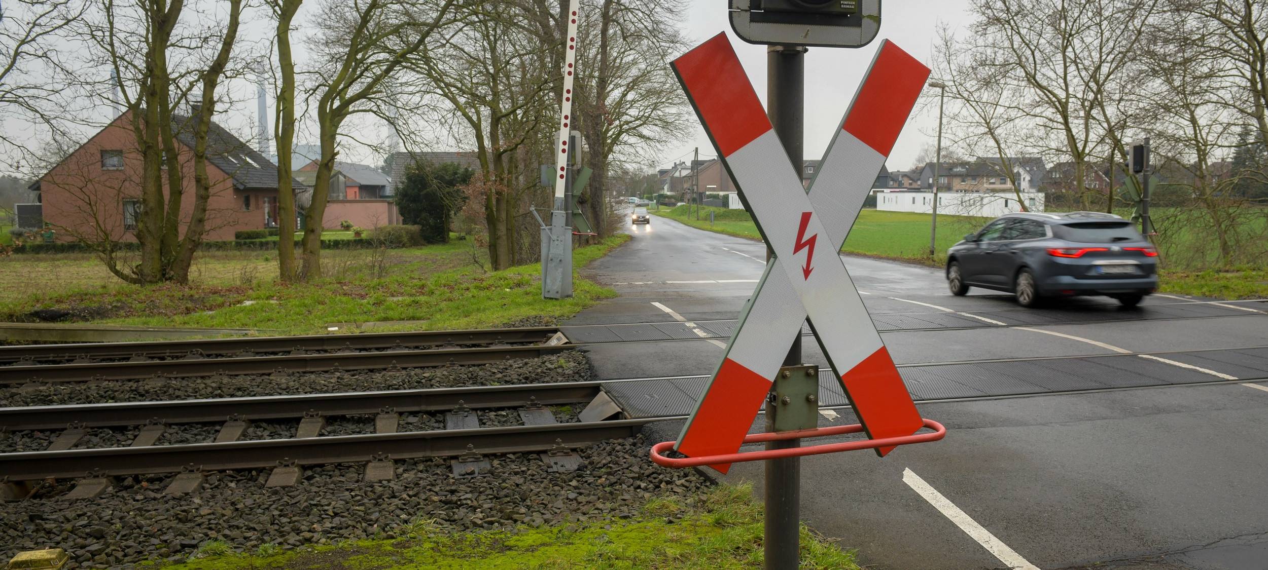 Leipziger Richter entscheiden über Bahnübergang in Voerde