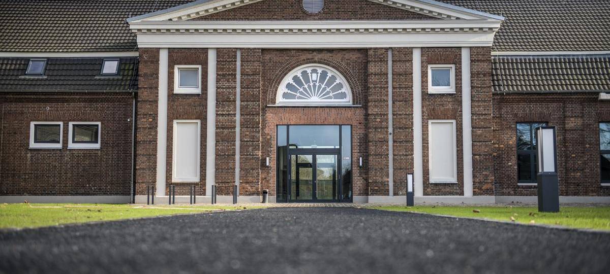 Kamp-Lintforter Schirrhof hat neuen Mehrzweckraum bekommen