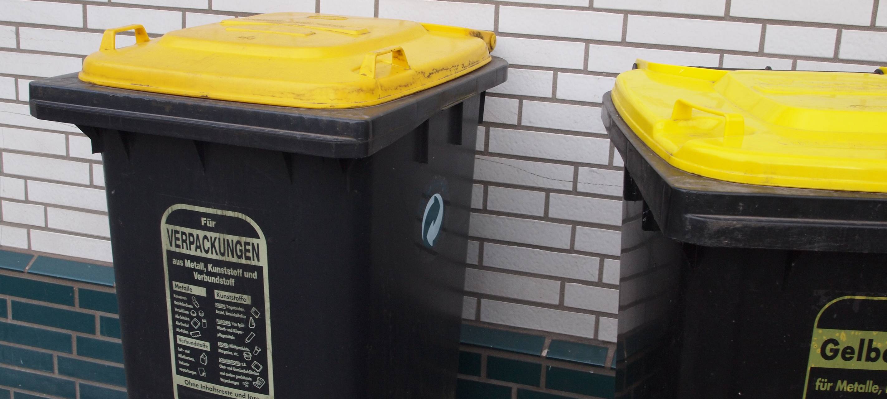 Mülltonnen blieben wegen des Streiks stehen