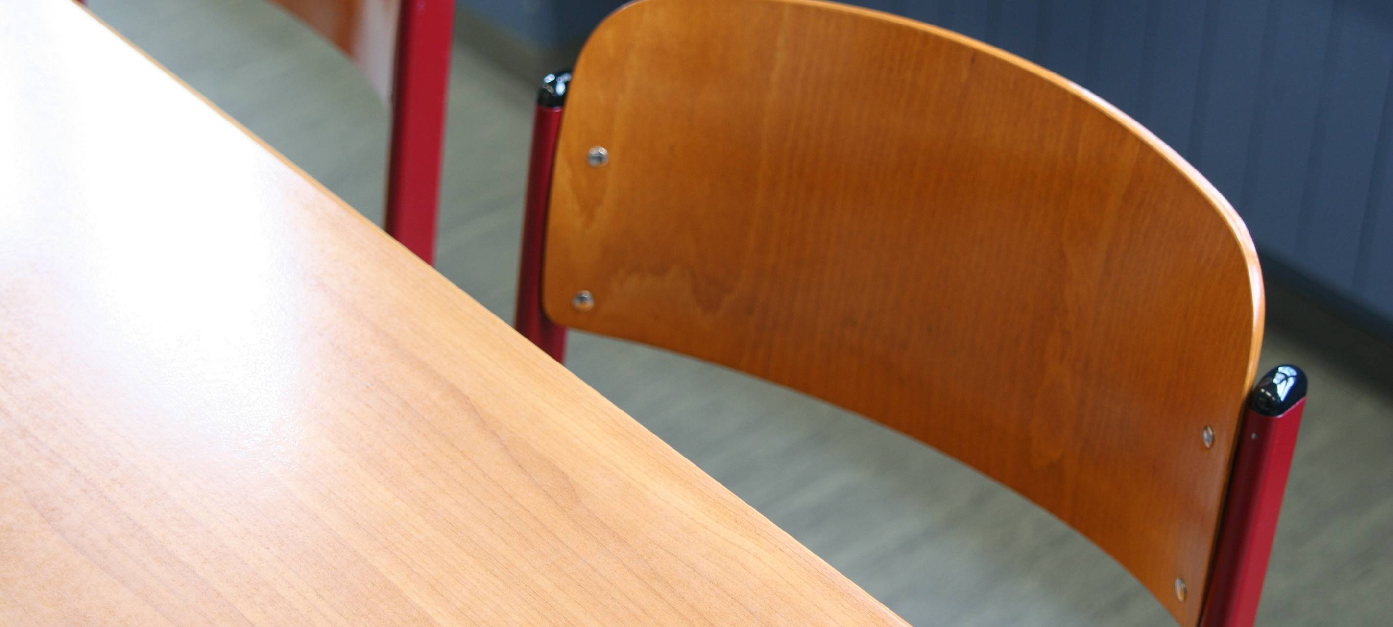 Schulen gehen in Distanzunterricht - Inzidenz im Kreis Wesel sinkt weiter