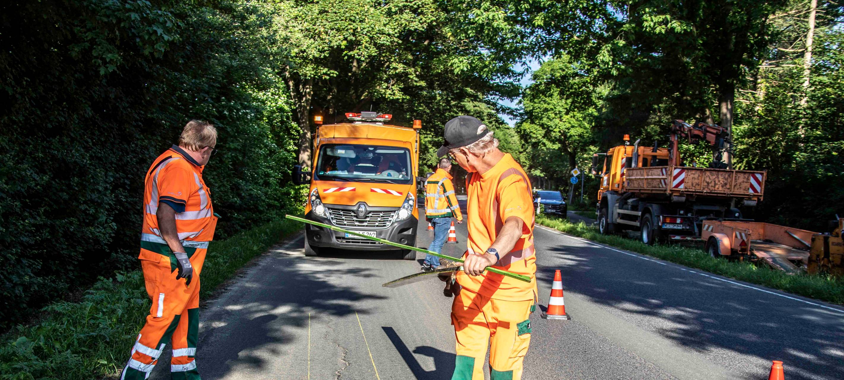 Straßen NRW sucht jetzt mit eigenem Motorrad nach Schäden
