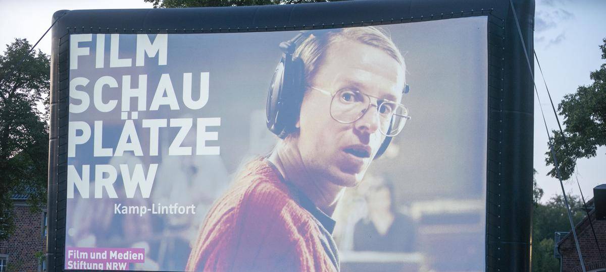 Underbergbad in Rheinberg wird am Abend zum Open-Air-Kino