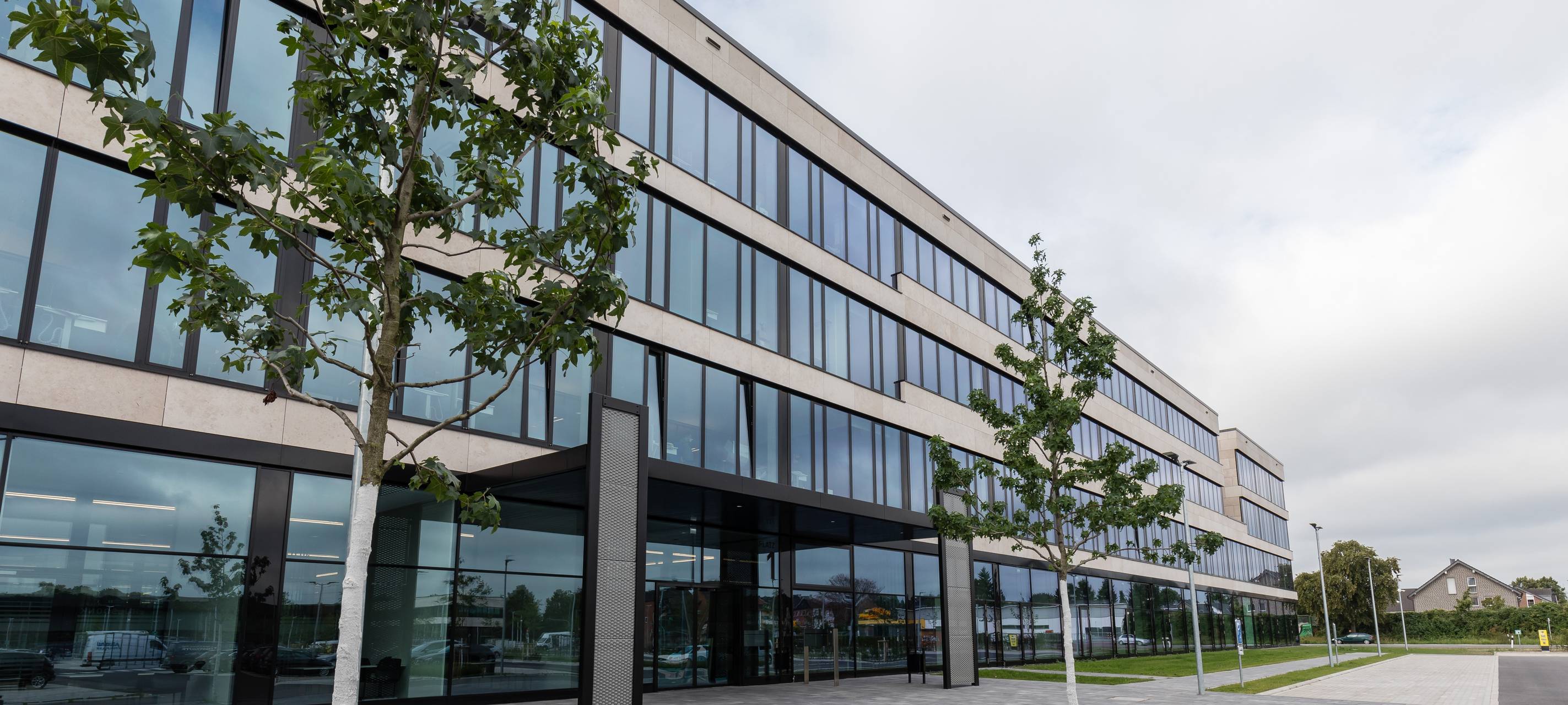 Edeka Rhein-Ruhr feiert seine neue Zentrale in Moers-Utfort