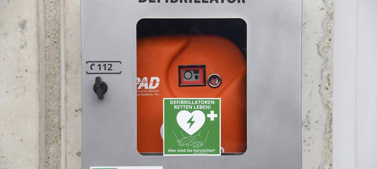 Weseler Auestadion hat einen eigenen Defibrillator