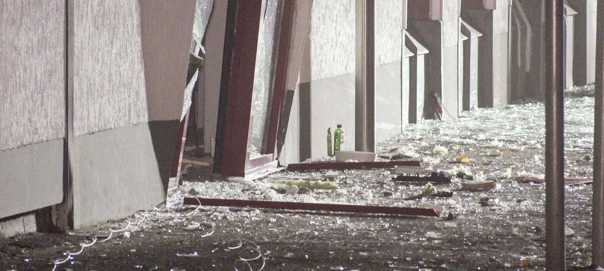 Bankfiliale nach Automatensprengung in Moers möglicherweise einsturzgefährdet