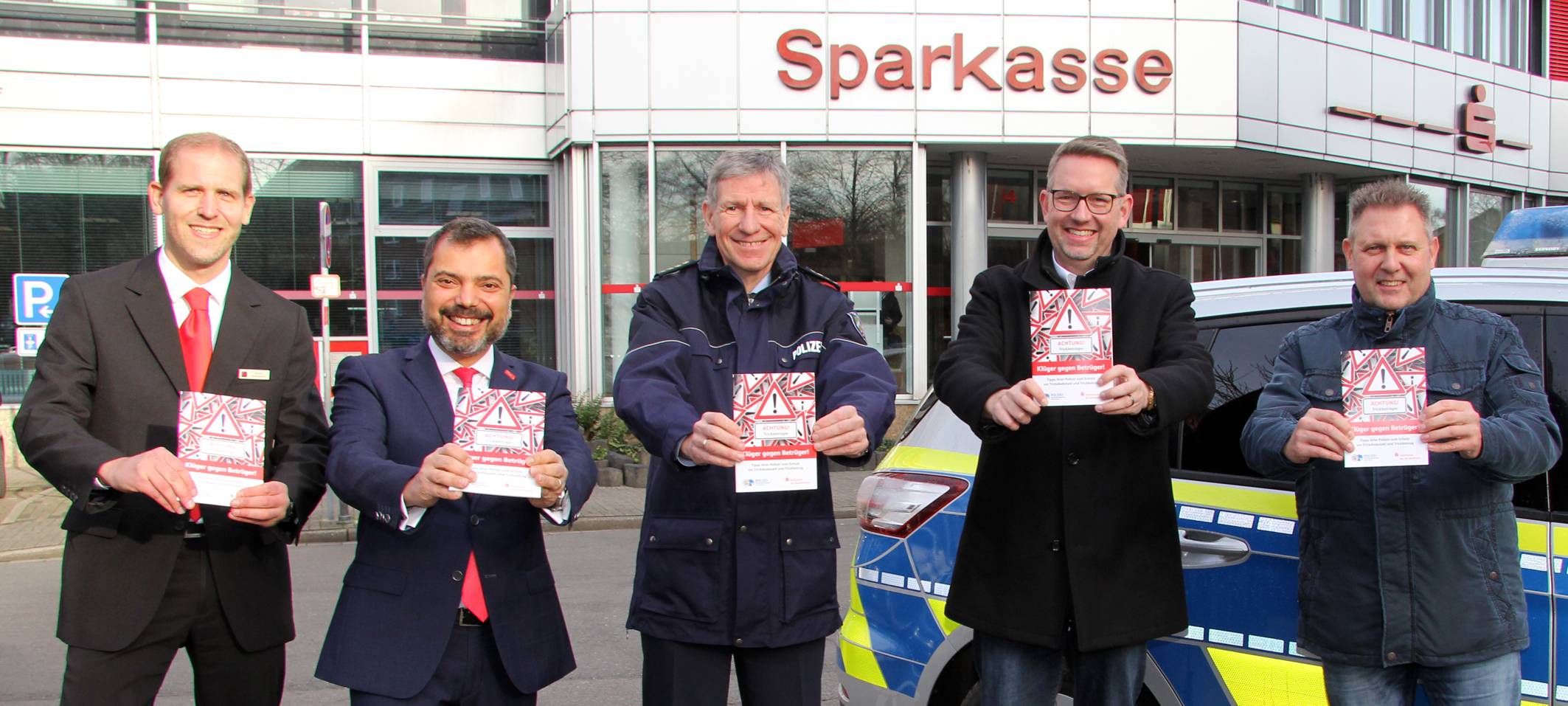 Polizei und Sparkasse am Niederrhein kämpfen gegen Betrüger