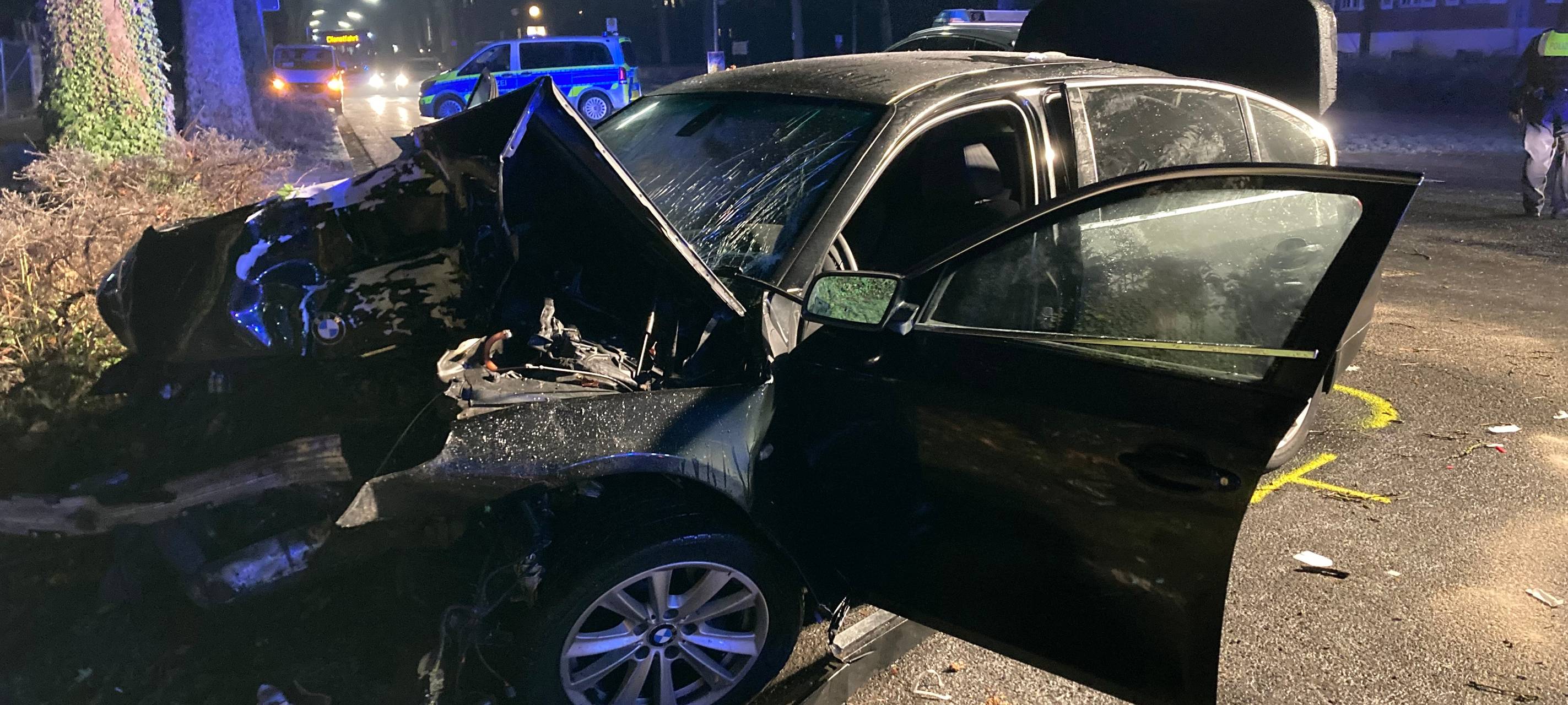 Glatte Straßen führen zu schwerem Unfall in Kamp-Lintfort