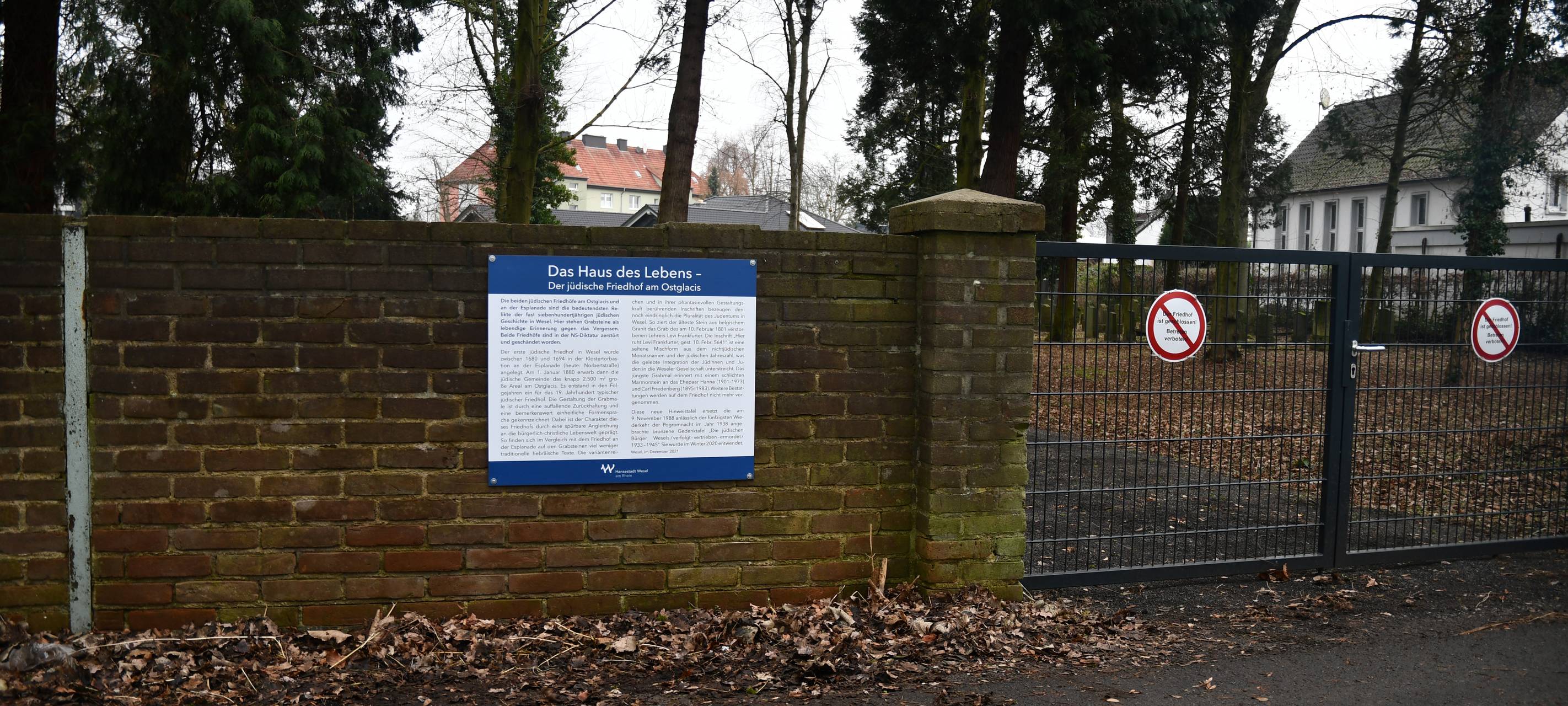 Nach Klau: Neue Gedenktafel für Jüdischen Friedhof in Wesel