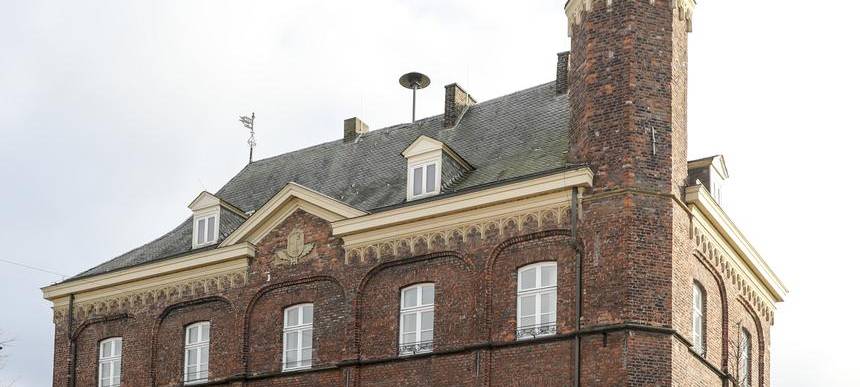 Glas-Anbau am Alten Rathaus in Rheinberg kommt langsam voran