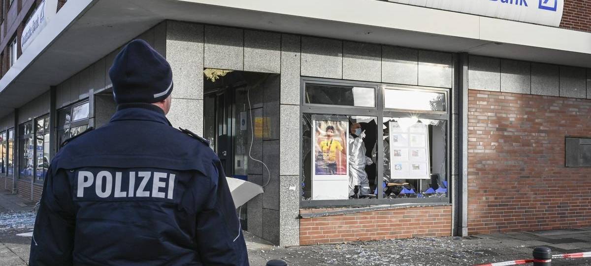 Nach Automatensprengung in Duisburg: Haus einsturzgefährdet