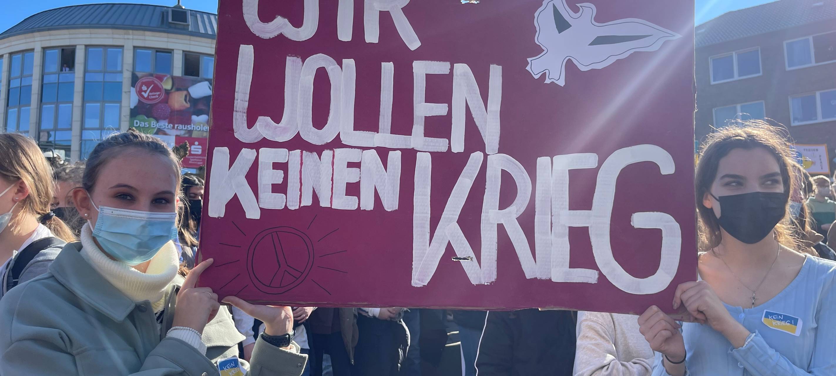 Rund 2000 Weseler Schüler demonstrieren bei Friedensdemo