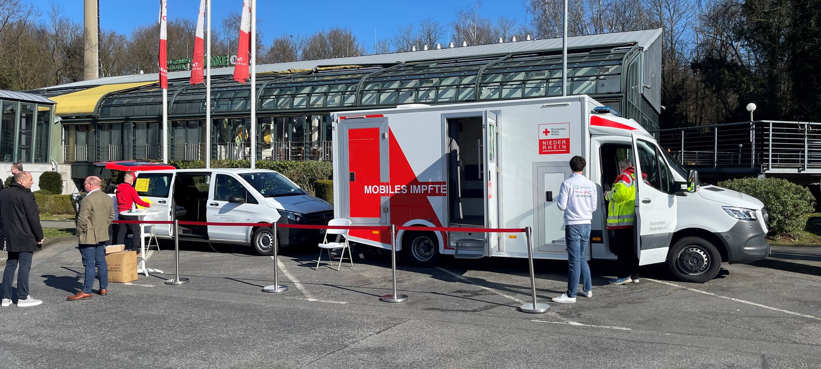 Kreis Wesel impft LKW-Fahrer auf Rastplätzen der A3 und A57