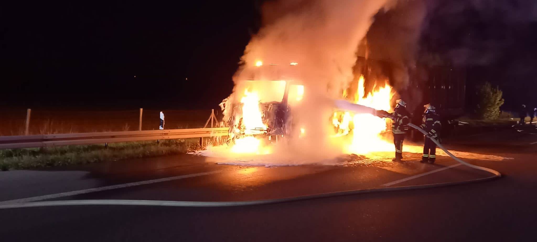 A3 war zwischen Hamminkeln und Rees nach LKW-Brand gesperrt